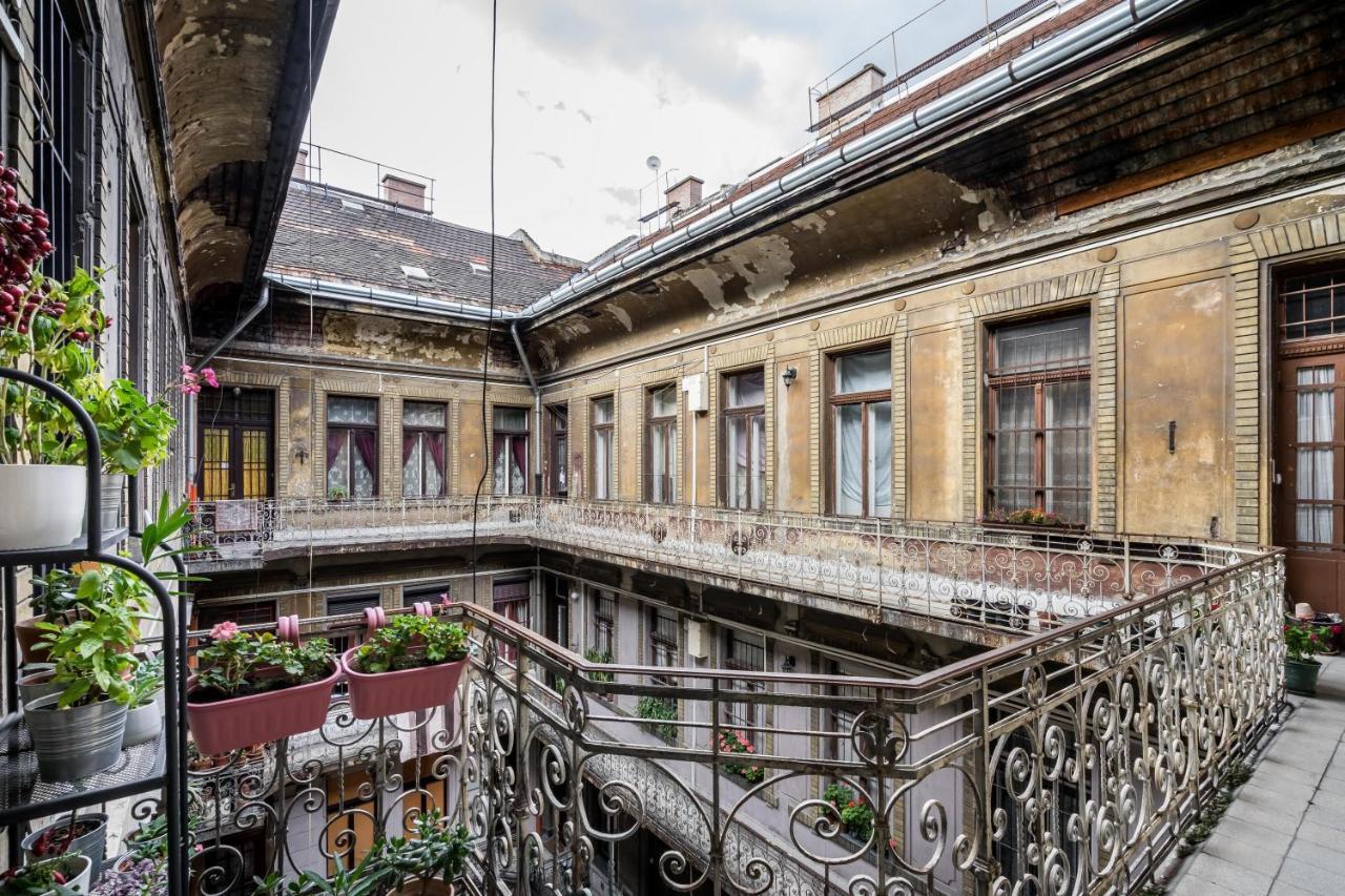 Bpr Delia'S Apartment Budapest Luaran gambar