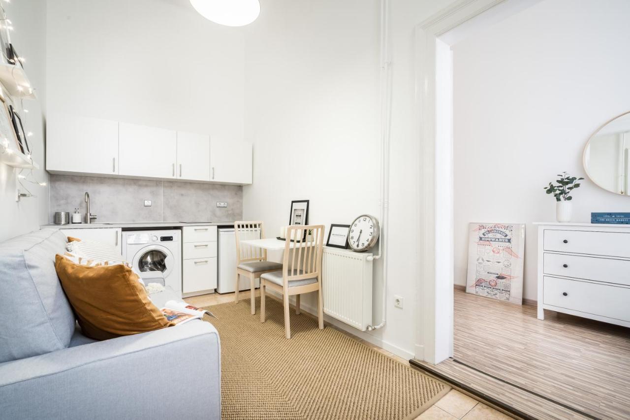 Bpr Delia'S Apartment Budapest Luaran gambar