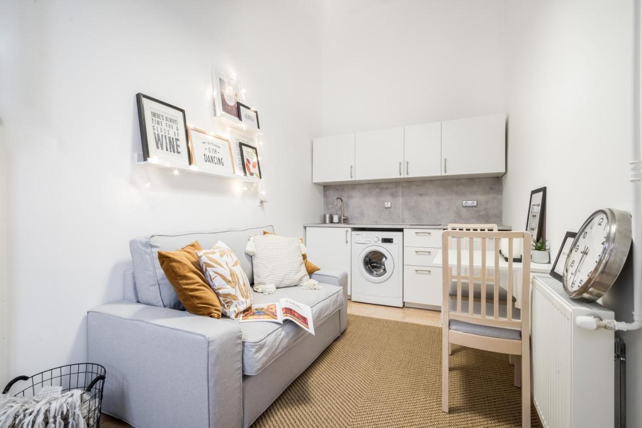 Bpr Delia'S Apartment Budapest Luaran gambar