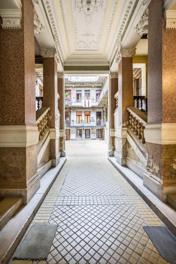 Bpr Delia'S Apartment Budapest Luaran gambar